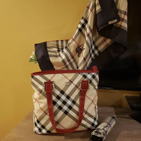 NEW! Plaid Tote Bag with Authentic Burberry Scarf & Umbrella - Picture 2 of 11